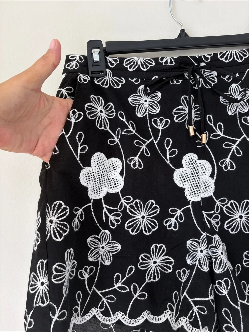 Ellen Tracy Black Floral Embroidered Skort with White Detailing
